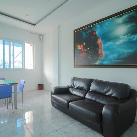 Oyo 1825 Marcopolo Homestay Pekanbaru Exterior foto